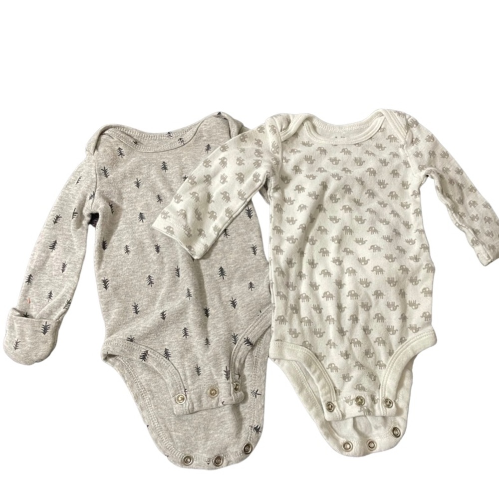Two pack Newborn Carter’s onesies